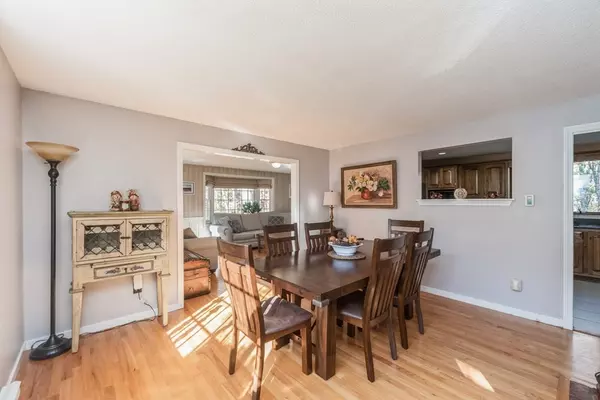 Upton, MA 01568,7 Stoddard Street