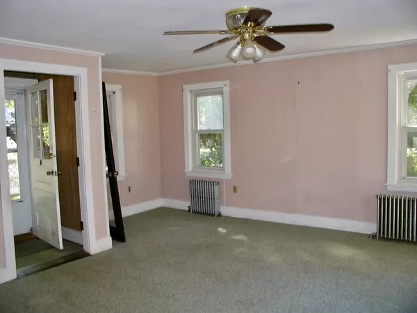 Duxbury, MA 02332,831 Franklin St