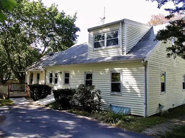 Duxbury, MA 02332,831 Franklin St