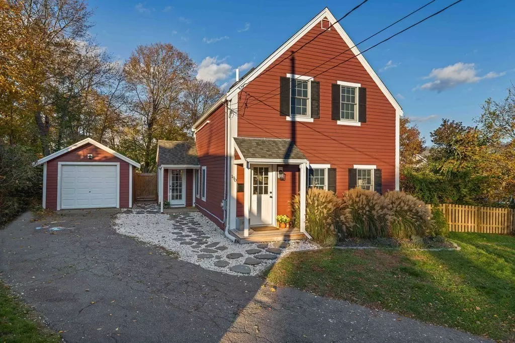 Hingham, MA 02043,190 Hull St