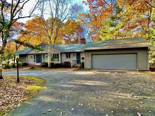 98 Brooks, Longmeadow, MA 01106