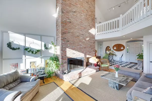 Provincetown, MA 02657,748 Commercial Street