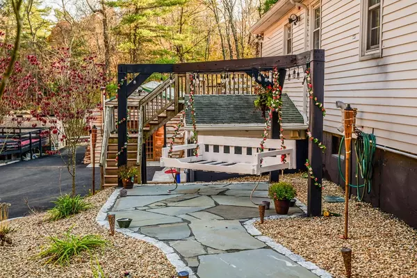 Sutton, MA 01590,387 Putnam Hill Rd