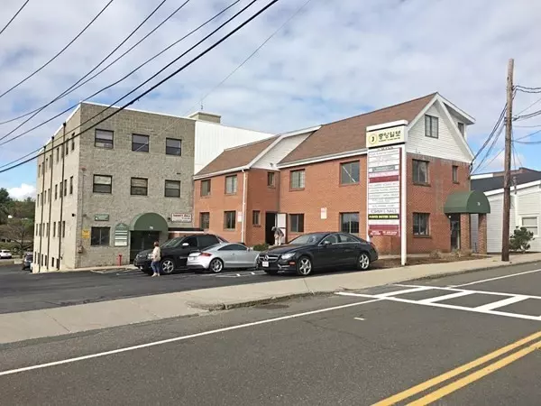 76 Winn, Woburn, MA 01801