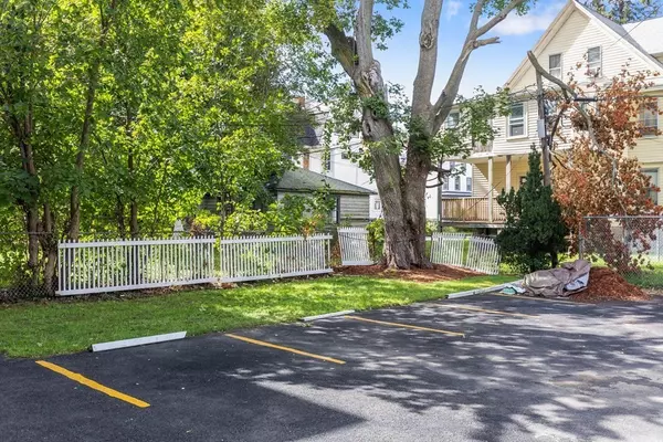 Boston, MA 02124,60 Lithgow St