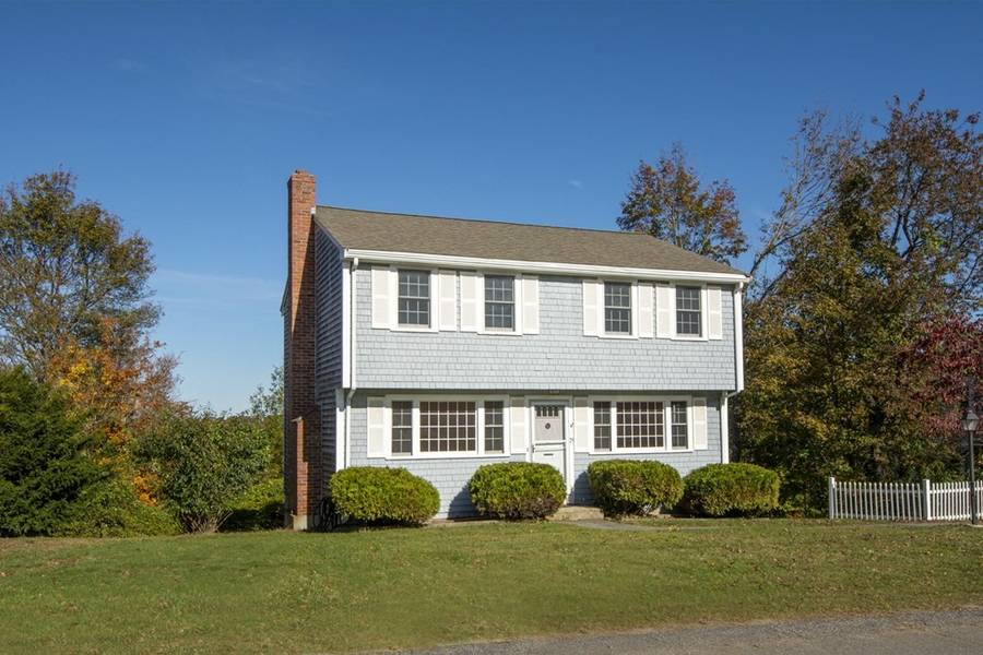 29 Harborview Dr, Hingham, MA 02043