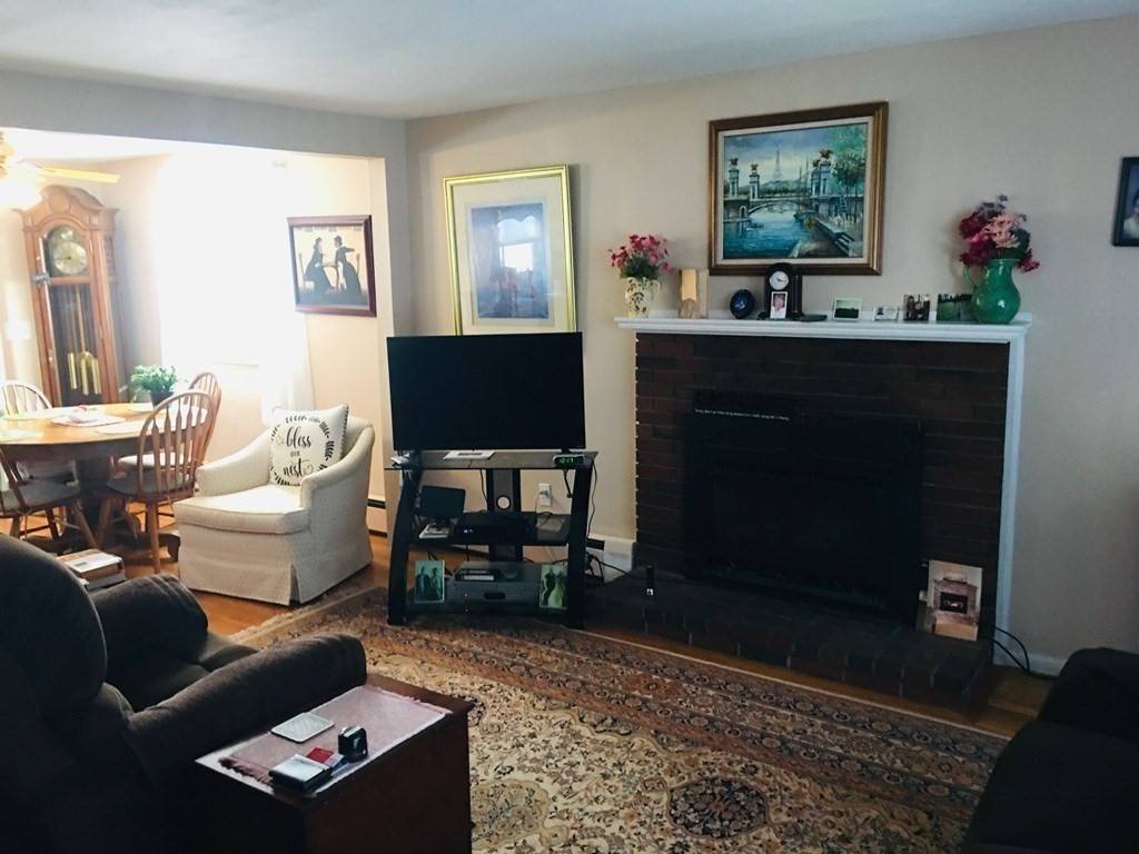 Medway, MA 02053,11 Hemlock Dr