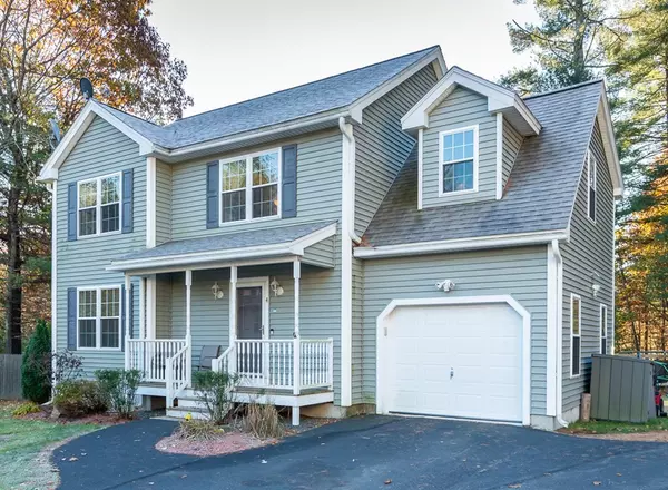 4 Thomas Ln #4, Pepperell, MA 01463