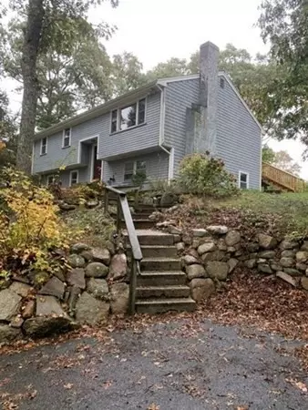 12 Observatory Ln, Bourne, MA 02559