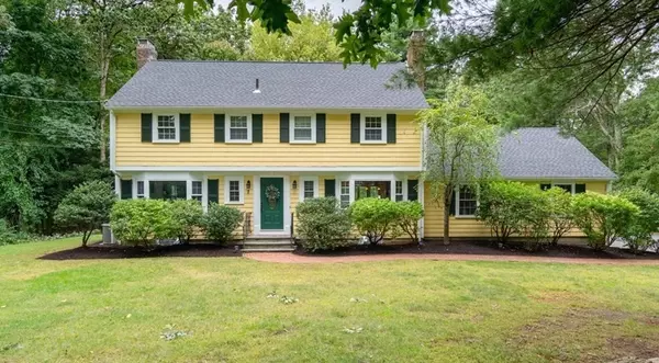 7 Crest Drive, Dover, MA 02030