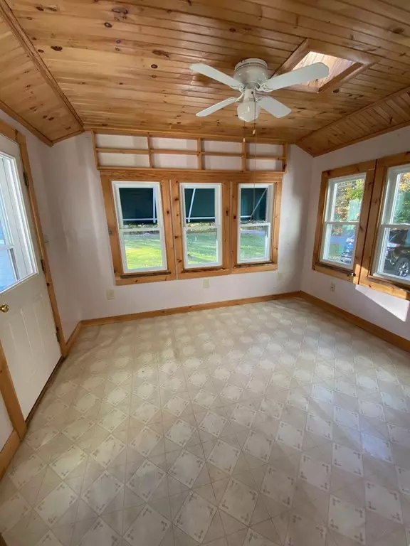 Townsend, MA 01474,1 Bayberry Ln