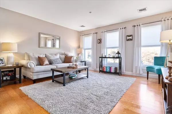 Boston, MA 02132,5170 Washington St #307
