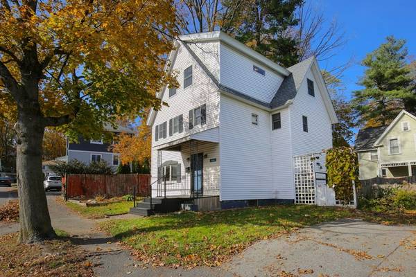 11 Amherst St, Worcester, MA 01602