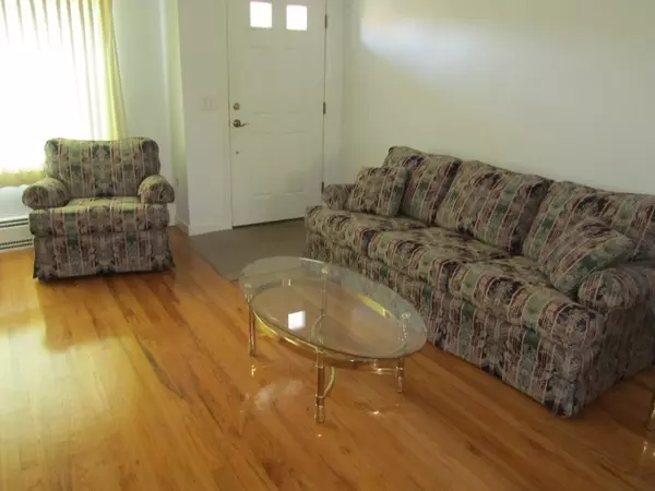 West Boylston, MA 01583,60 Bowen St