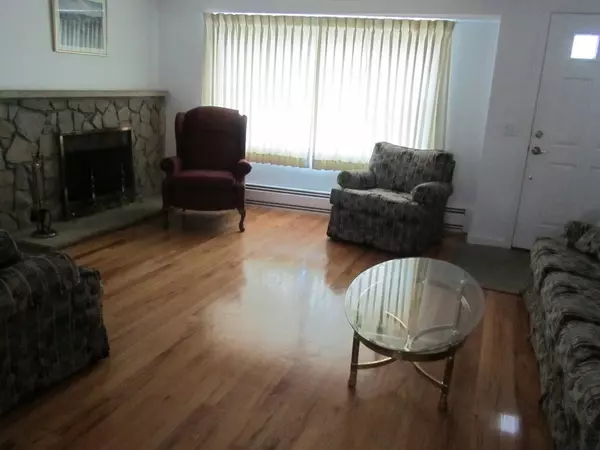 West Boylston, MA 01583,60 Bowen St