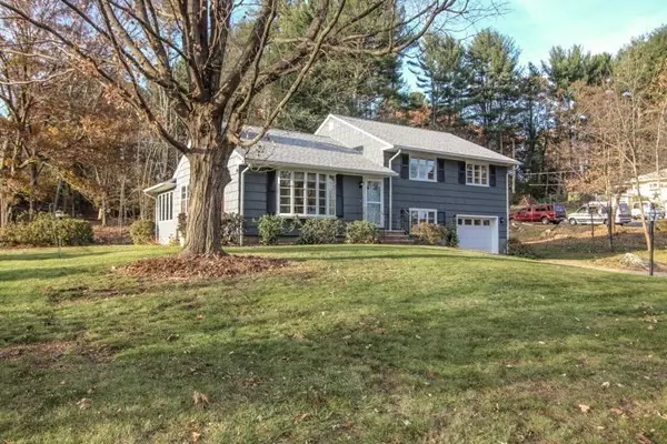 West Brookfield, MA 01585,12 Clearview Dr.