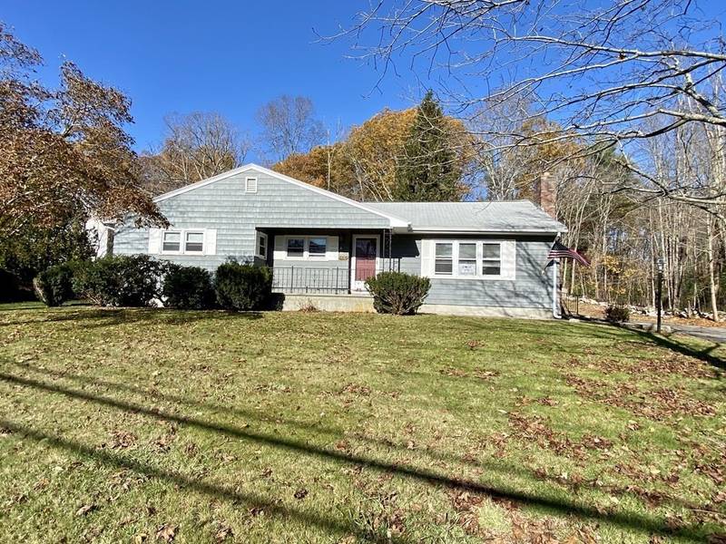 51 Main St, Upton, MA 01568