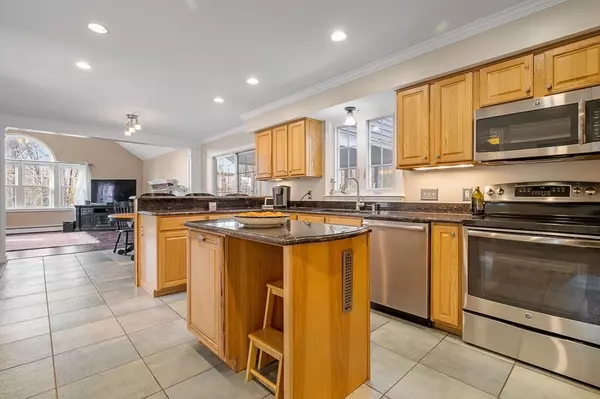 Charlton, MA 01507,17 Buffum Rd
