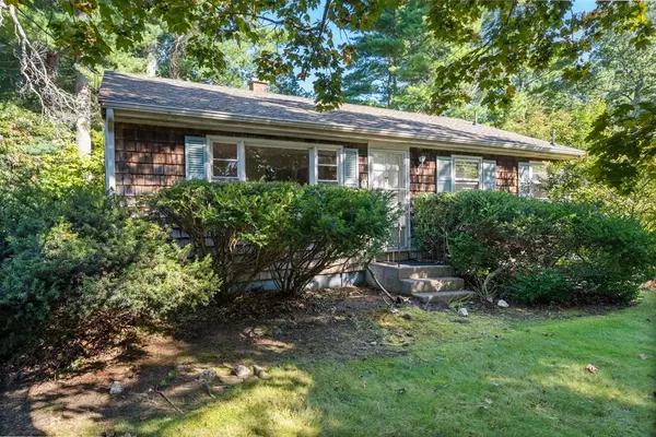 5 White Pine Ln, Kingston, MA 02364