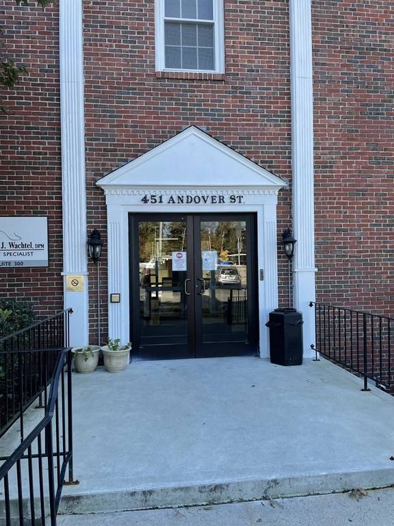 North Andover, MA 01845,451 Andover Street #125