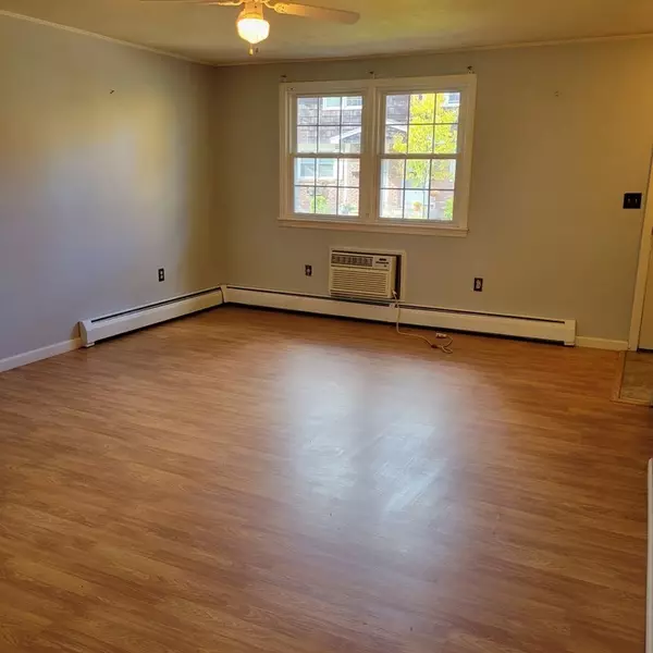 Agawam, MA 01001,418 Meadow Street #F2