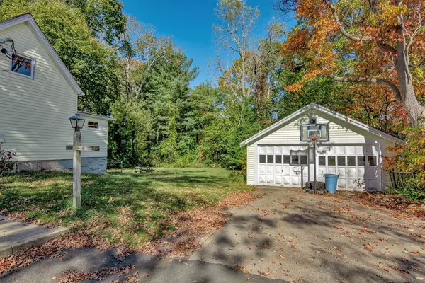 Avon, MA 02322,242 E High St