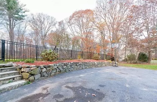 Hampstead, NH 03841,14 Redcoat Drive