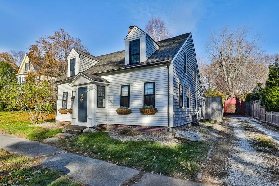 8 Parker St, Newbury, MA 01951