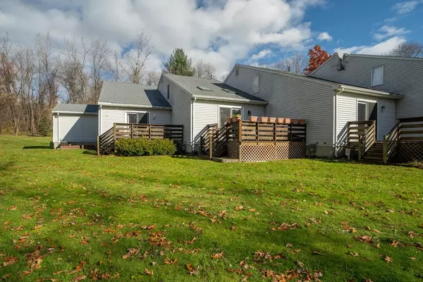 Greenfield, MA 01301,261 Briar Way #261