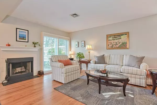 Walpole, MA 02081,1 Merganser Way #1