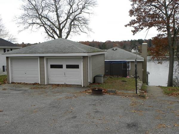 Charlton, MA 01507,71 Sunset Dr