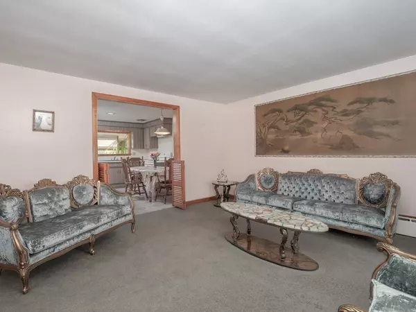Watertown, MA 02472,28 N Beacon Ct