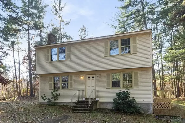 37-A East St, Pepperell, MA 01463