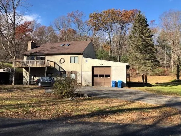 562 Keys Rd, Warren, MA 01083