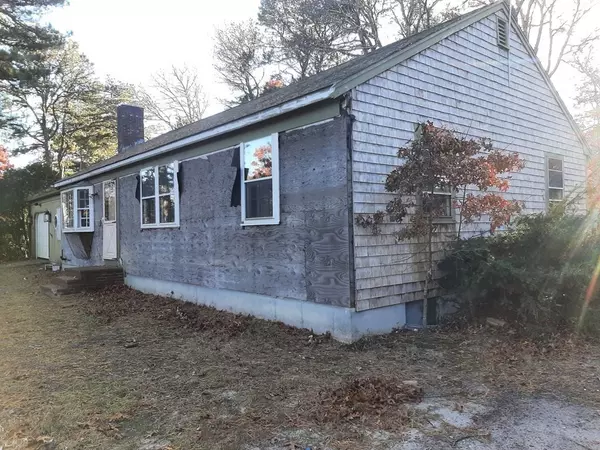 14 Bay Pine Rd, Harwich, MA 02645