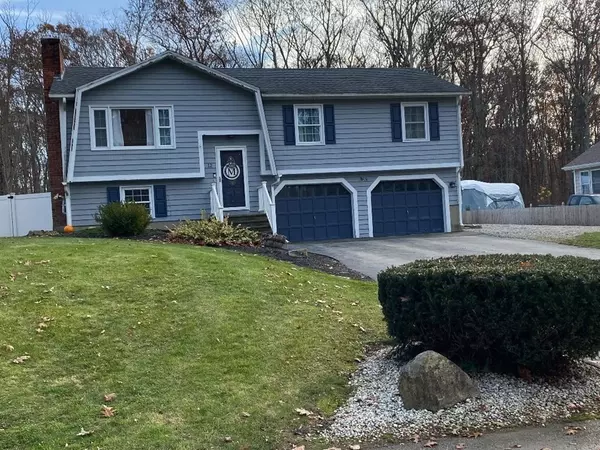 12 Shepherd Ave, Dudley, MA 01571