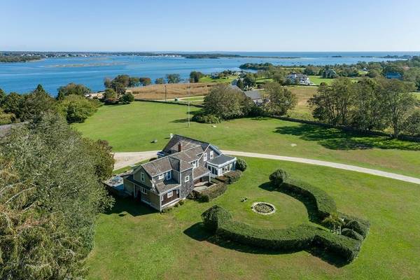 564 River Road, Westport, MA 02790