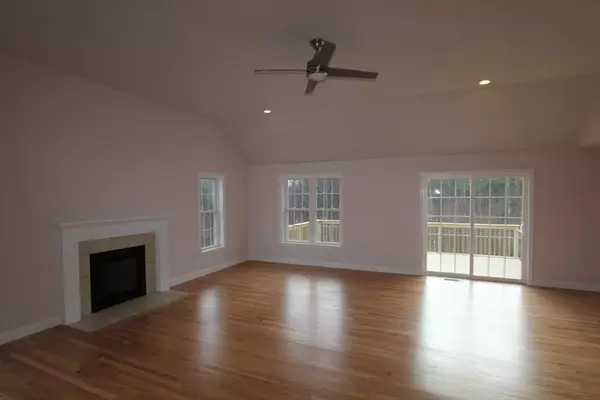 Leicester, MA 01611,390 Auburn St