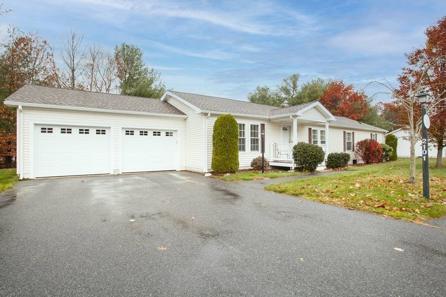 2101 Simmons Ave, Middleboro, MA 02346