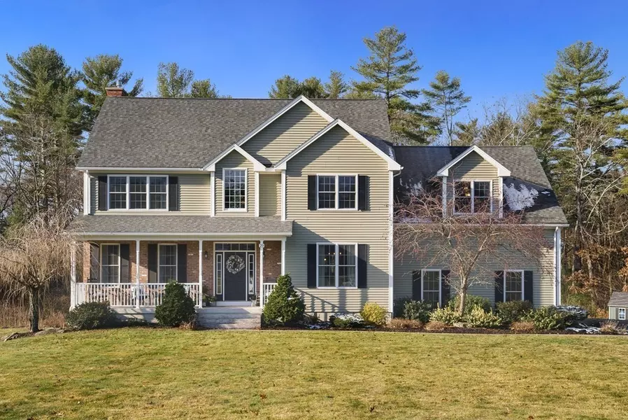 29 Willow Ln, Belchertown, MA 01007