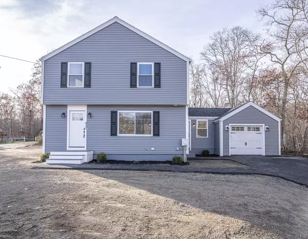 437 Crandall Rd, Tiverton, RI 02878