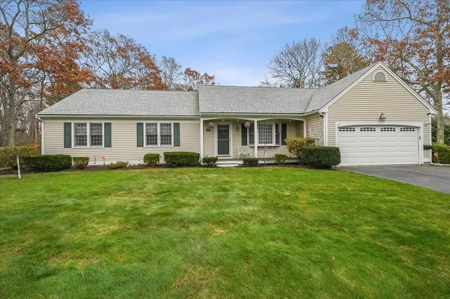 20 Greenway Cir, Sandwich, MA 02563