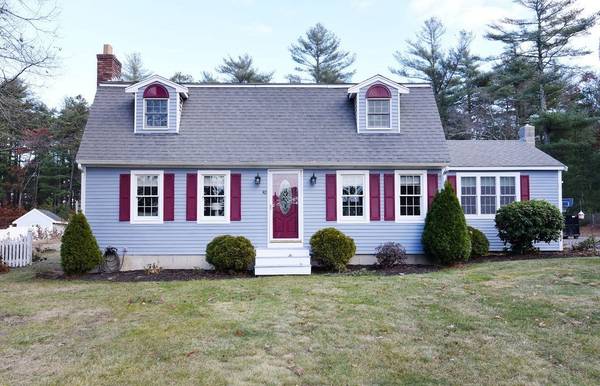 40 Pond St, Carver, MA 02330