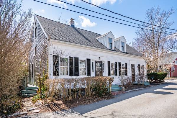 22 Mechanic Street #B, Provincetown, MA 02657