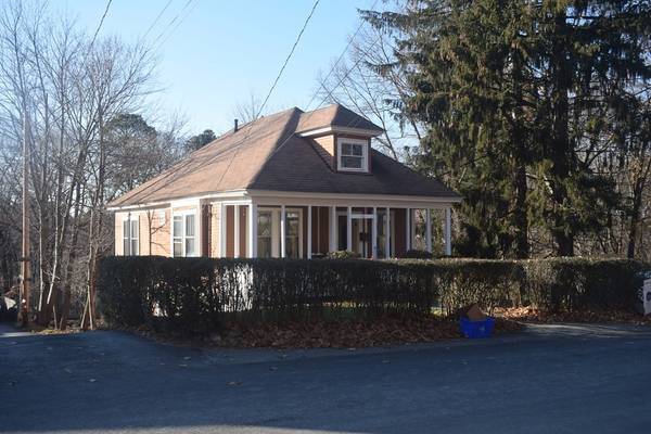 10 Burnham Rd, Andover, MA 01810