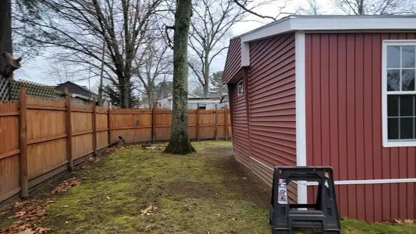 Webster, MA 01570,16 Pine Tree Lane
