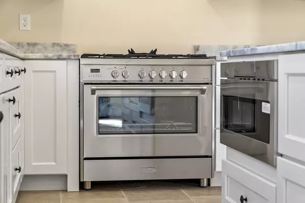 Southwick, MA 01077,6 Noble Steed Xing