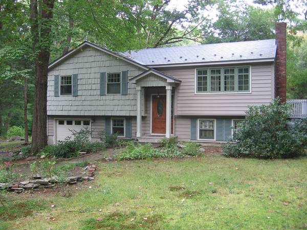 122 Forest St, North Andover, MA 01845