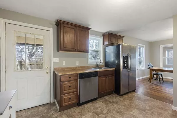 Millbury, MA 01527,7 Ward Avenue