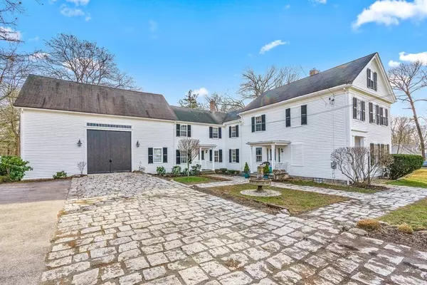 37 Mount Pleasant St, Billerica, MA 01862